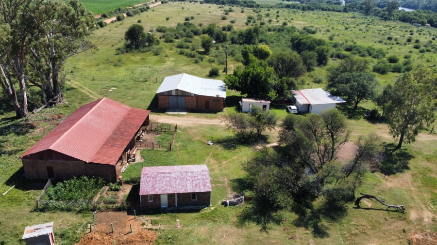 Commercial Property for Sale in Leeudoringstad North West